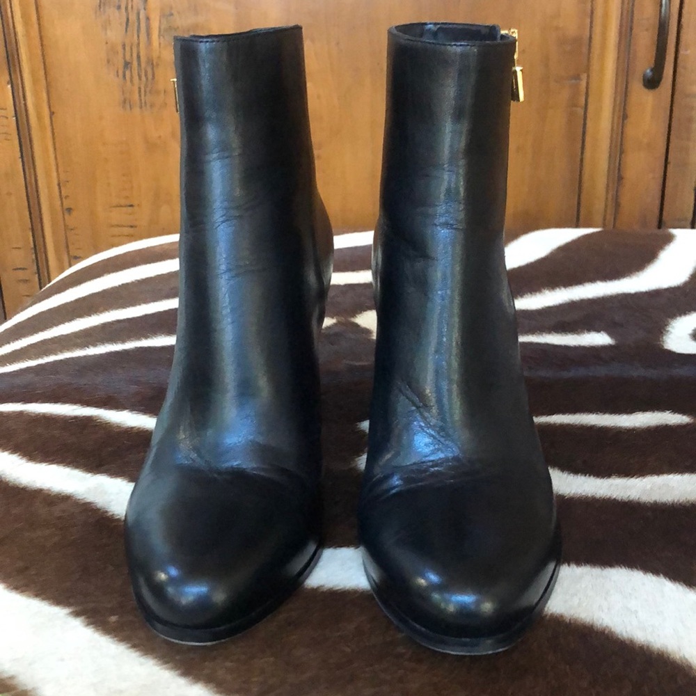 Michael Kors Leather Ankle Boot!